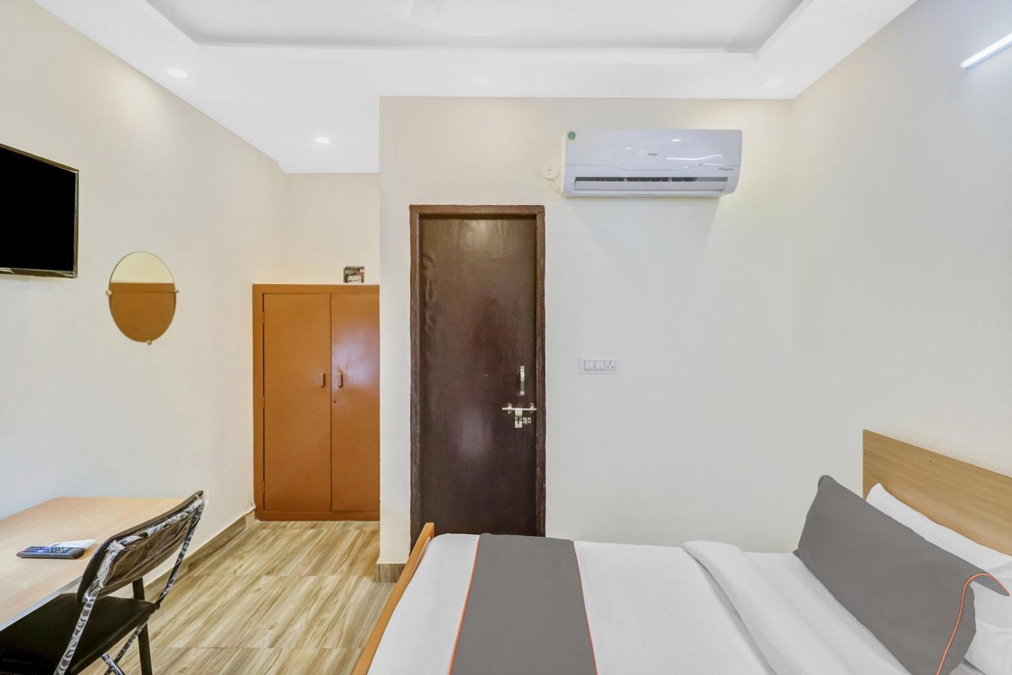 Super Capital O Moody Inn Delhi  Exterior photo